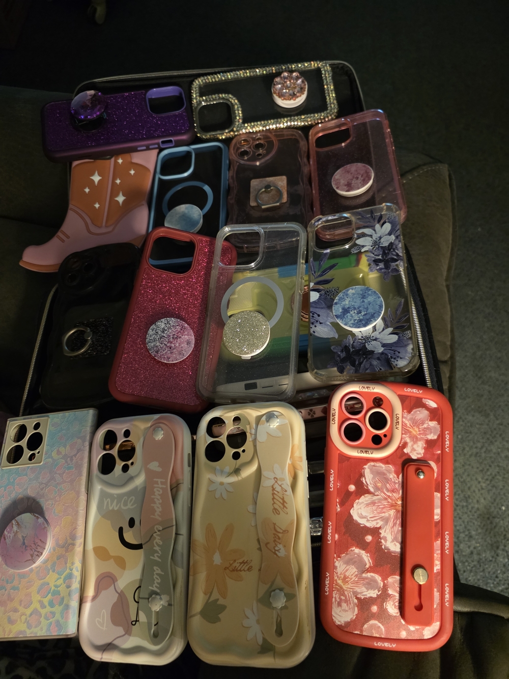 Iphone POR MAX 13 CASES